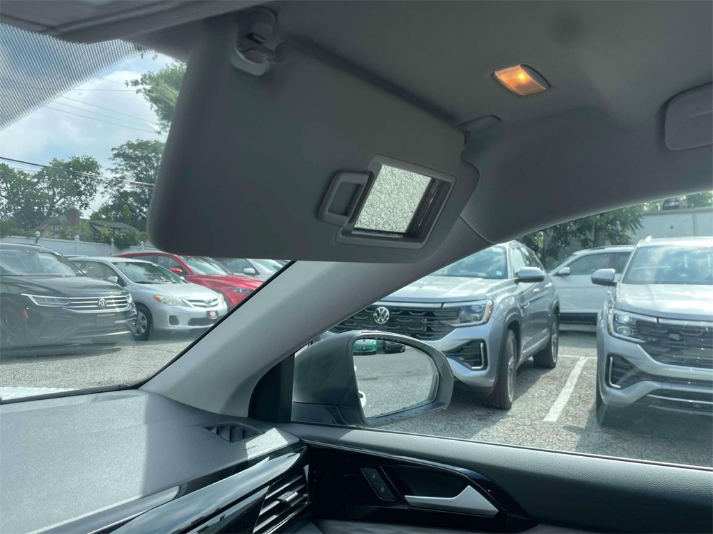 2022 Volkswagen Taos S photo 21