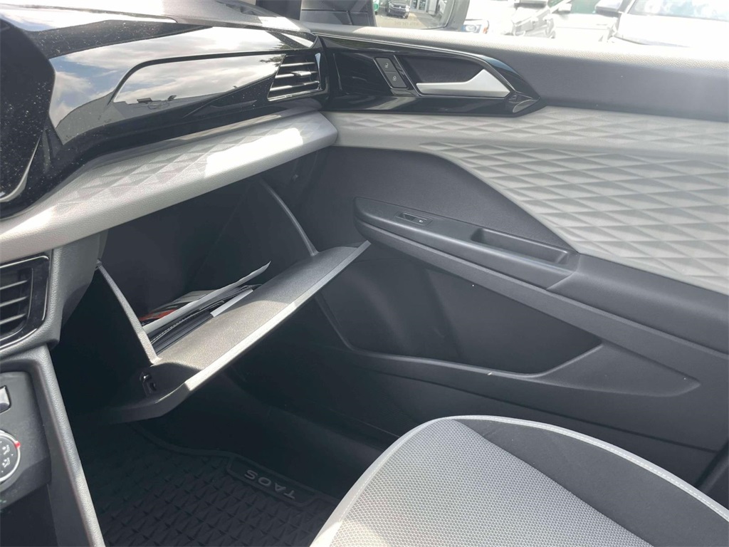 2022 Volkswagen Taos S photo 22