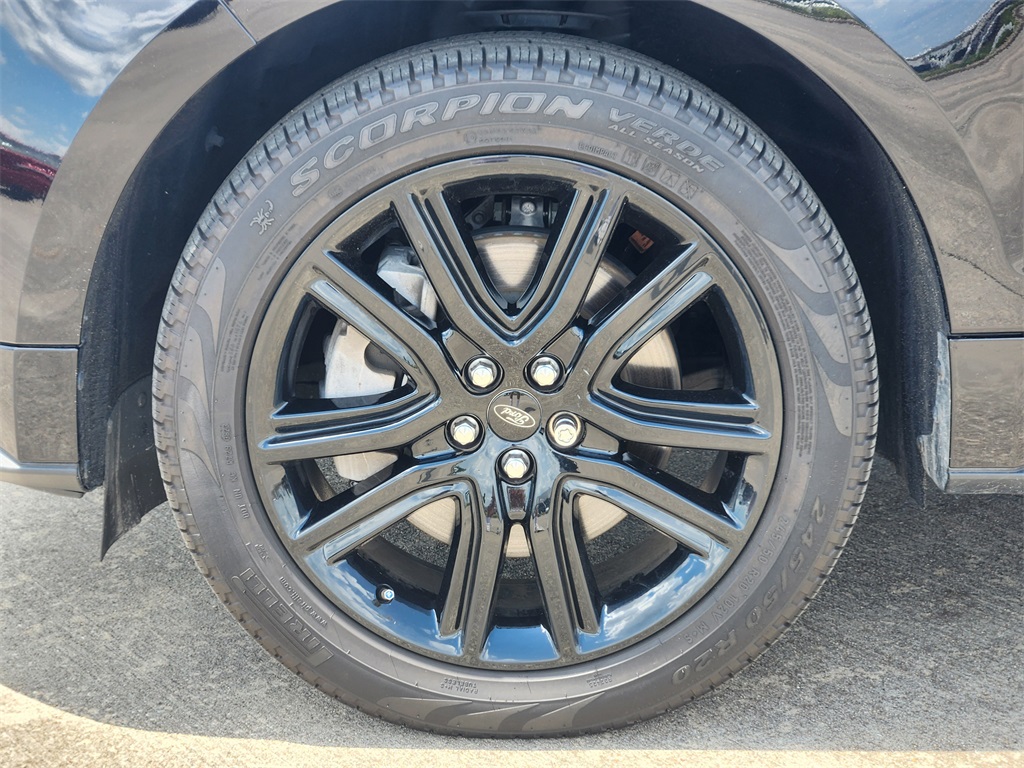2024 Ford Edge ST photo 6