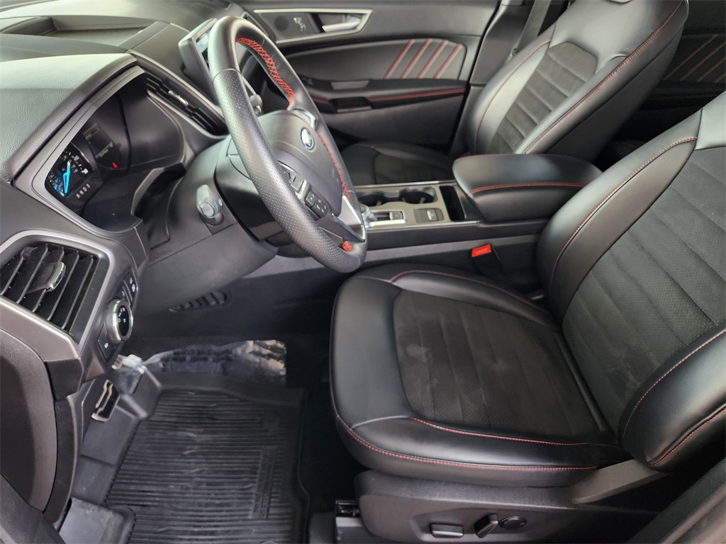 2024 Ford Edge ST photo 8