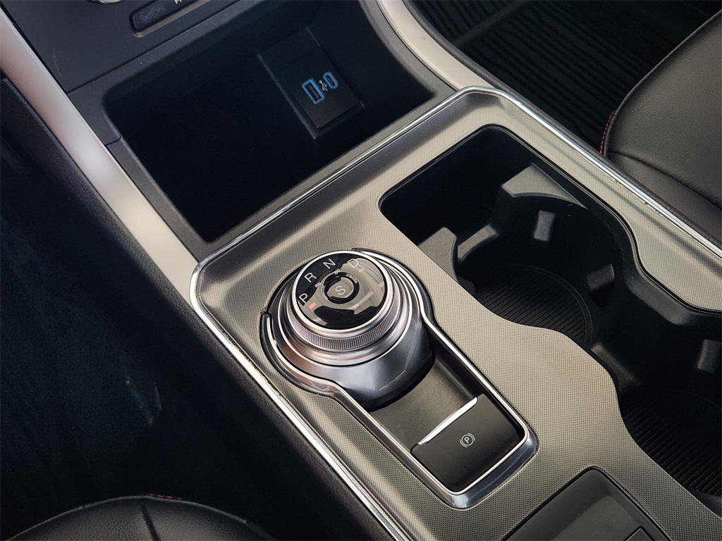 2024 Ford Edge ST photo 14