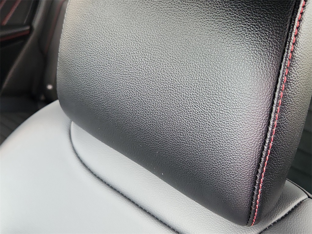 2024 Ford Edge ST photo 19