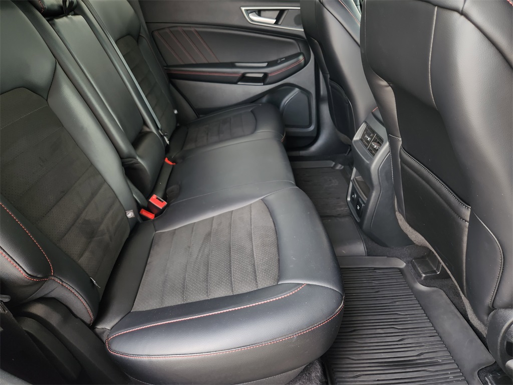 2024 Ford Edge ST photo 25