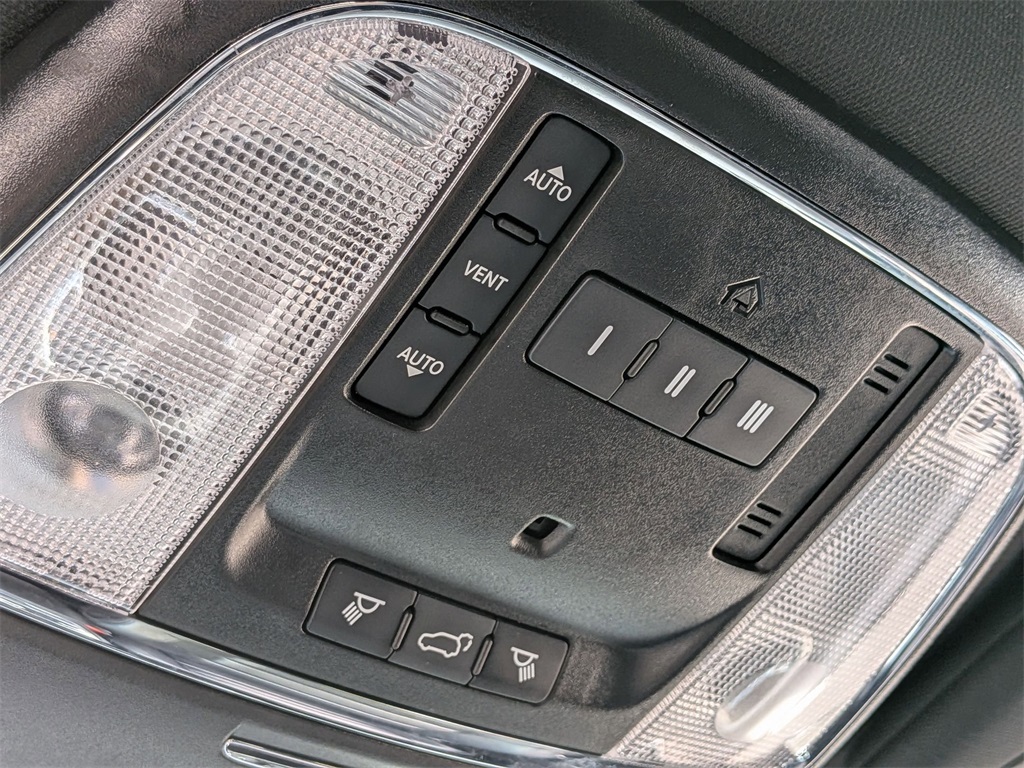 2020 Jeep Grand Cherokee Limited photo 16
