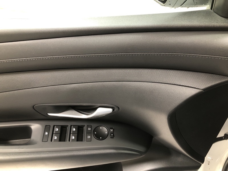 2026 Hyundai Tucson SEL photo 16