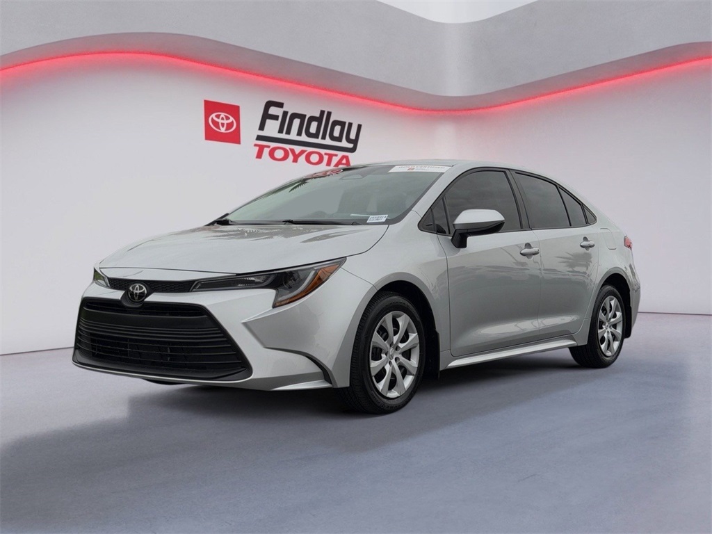 2024 Toyota Corolla LE's photo