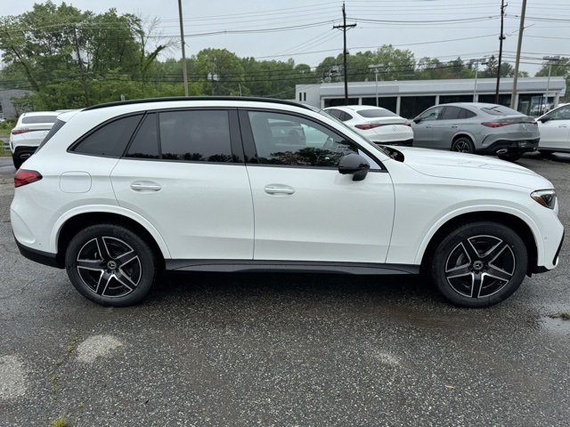 2025 Mercedes Benz GLC 300 4MATIC photo 2