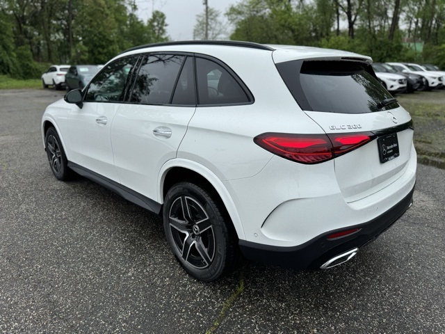 2025 Mercedes Benz GLC 300 4MATIC photo 5