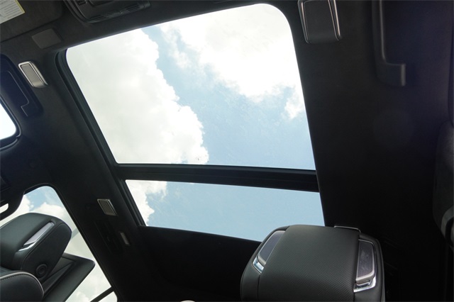 2024 Cadillac Escalade ESV Premium Luxury Platinum photo 31