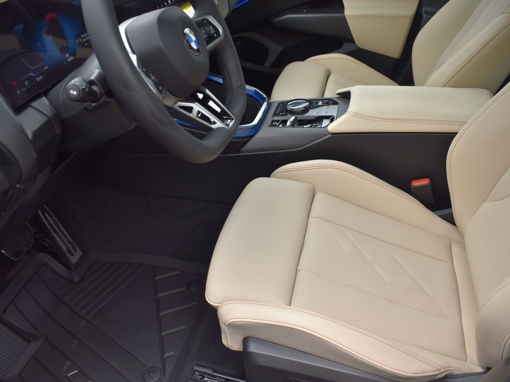 2025 Black Sapphire Metallic BMW X3 30 xDrive AWD SUV
