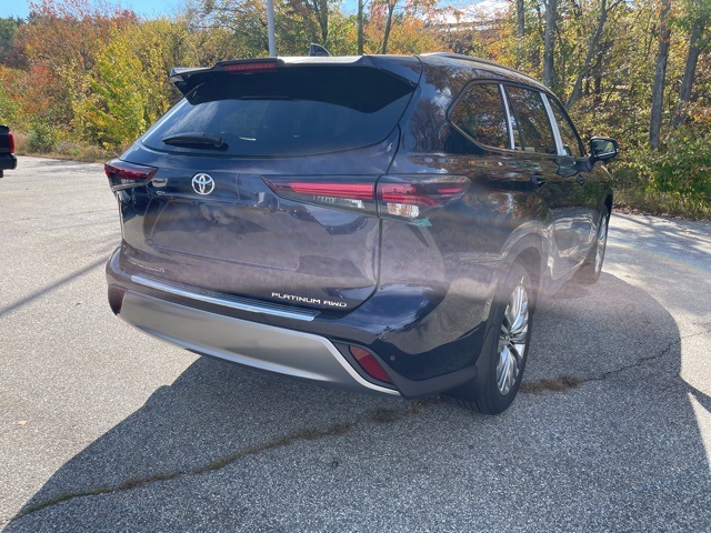 2025 Toyota Highlander Platinum photo 4