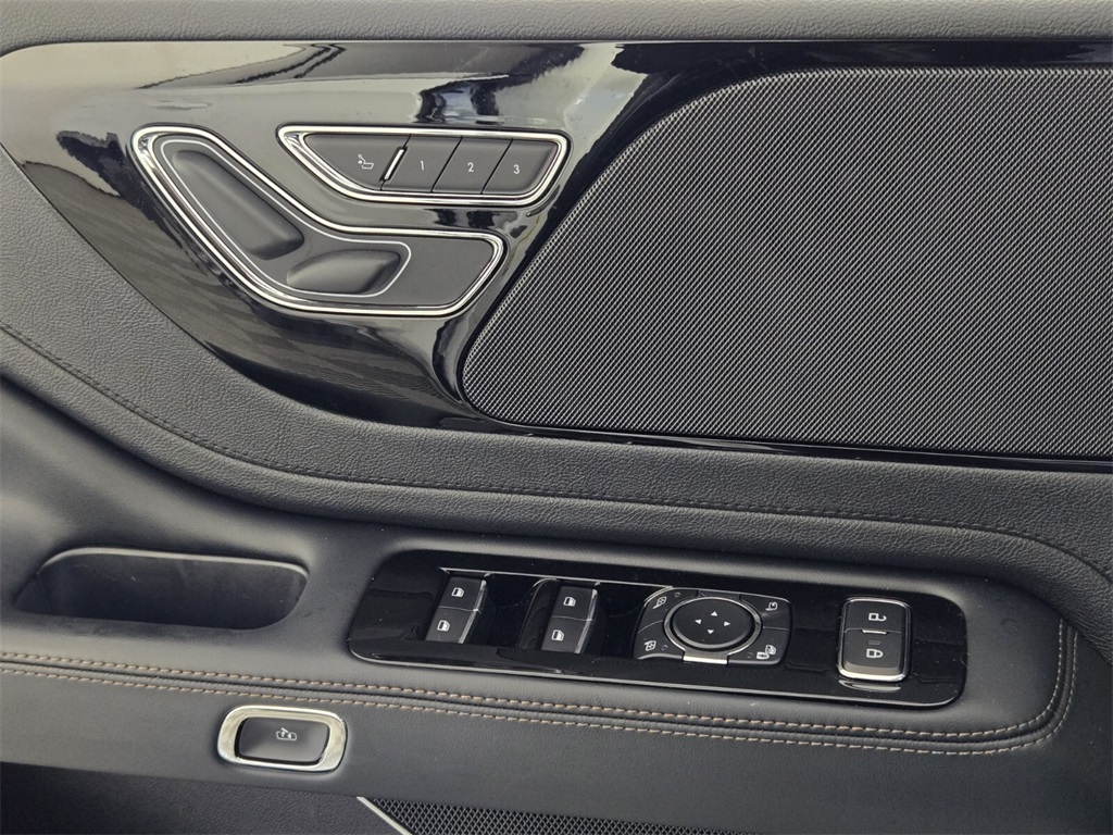 new 2025 Lincoln Aviator car