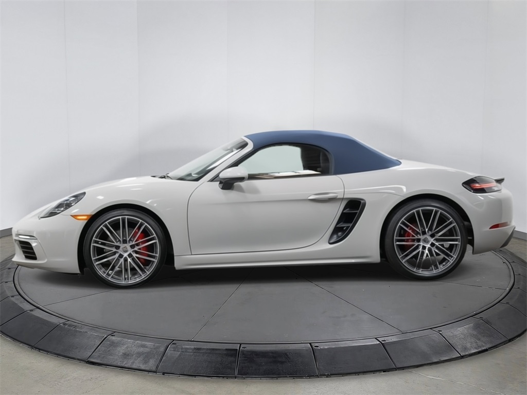 2025 Porsche Boxster S photo 2