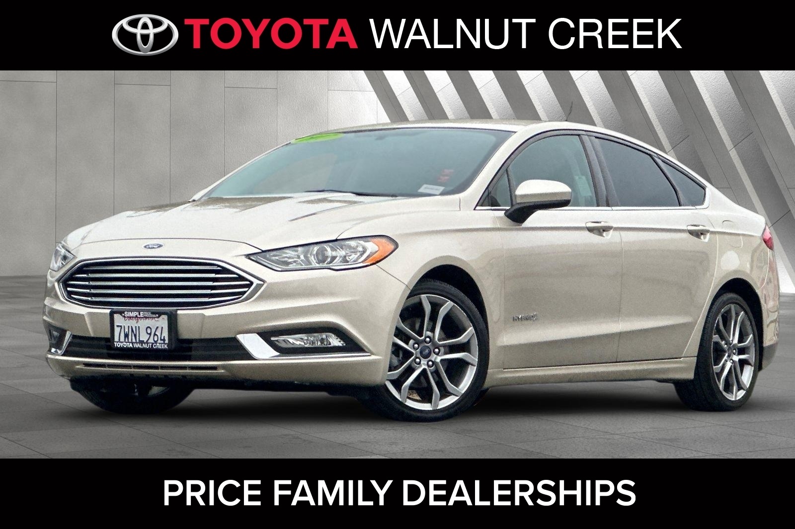 2017 Ford Fusion Hybrid SE's photo