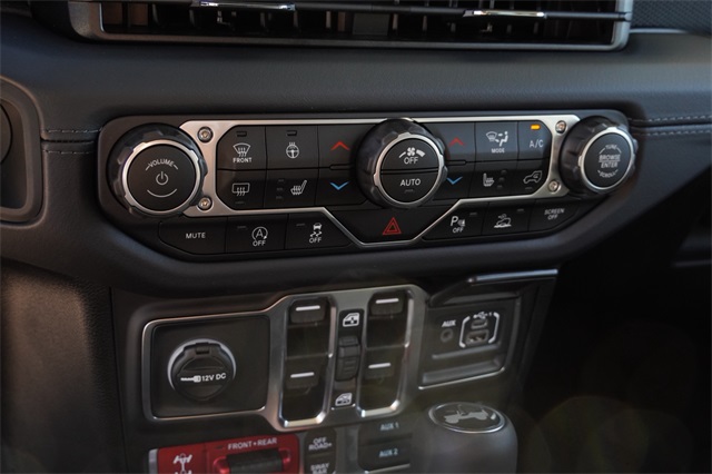 2025 Jeep Wrangler Rubicon X photo 24
