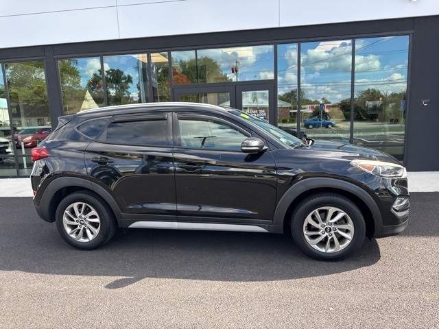 2017 Hyundai Tucson SE Plus photo 2