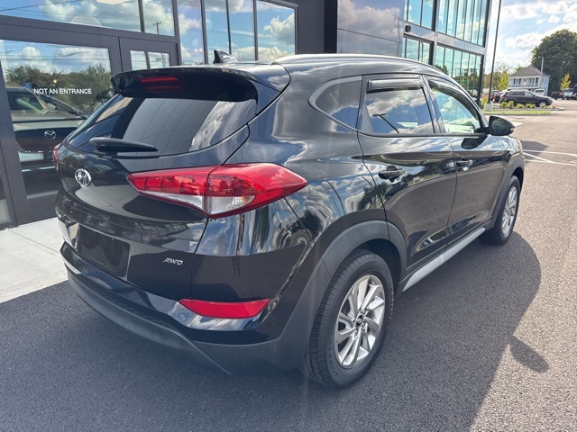 2017 Hyundai Tucson SE Plus photo 3