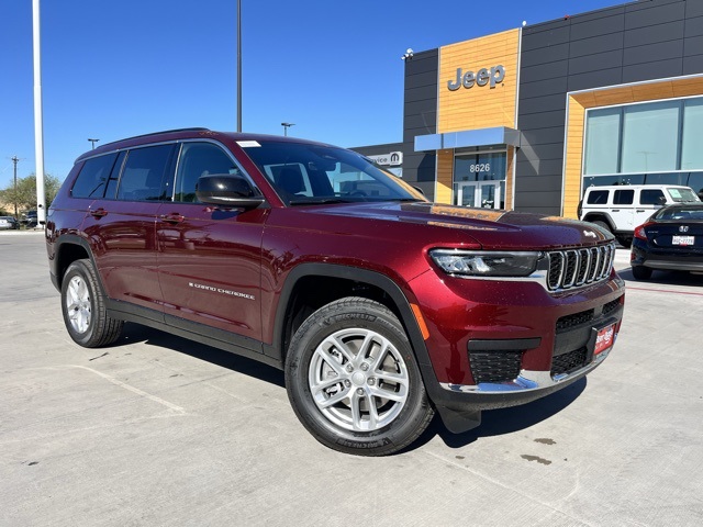 2025 Jeep Grand Cherokee L Laredo's photo
