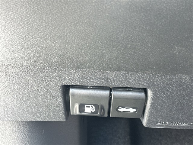 2025 Gray Sky Pearl Nissan Versa 1.6 SV FWD Sedan