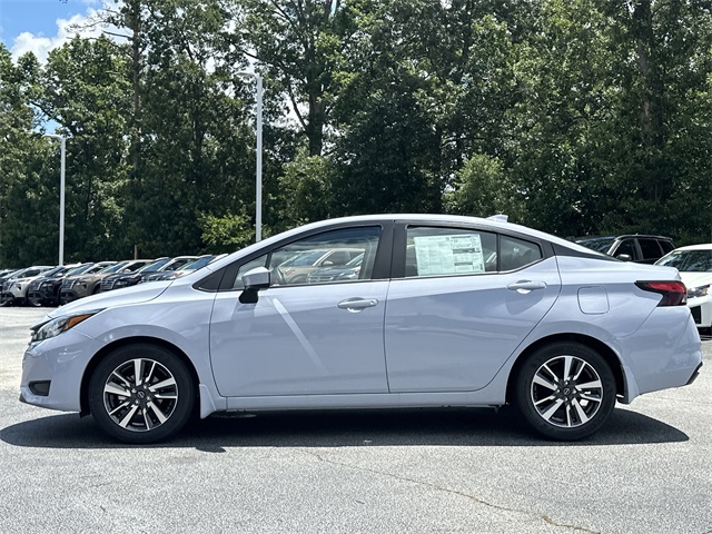 2025 Gray Sky Pearl Nissan Versa 1.6 SV FWD Sedan
