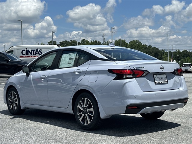 2025 Gray Sky Pearl Nissan Versa 1.6 SV FWD Sedan