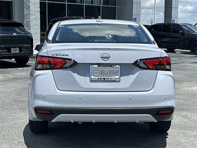 2025 Gray Sky Pearl Nissan Versa 1.6 SV FWD Sedan