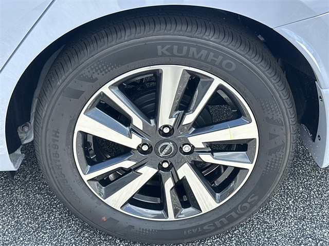 2025 Gray Sky Pearl Nissan Versa 1.6 SV FWD Sedan