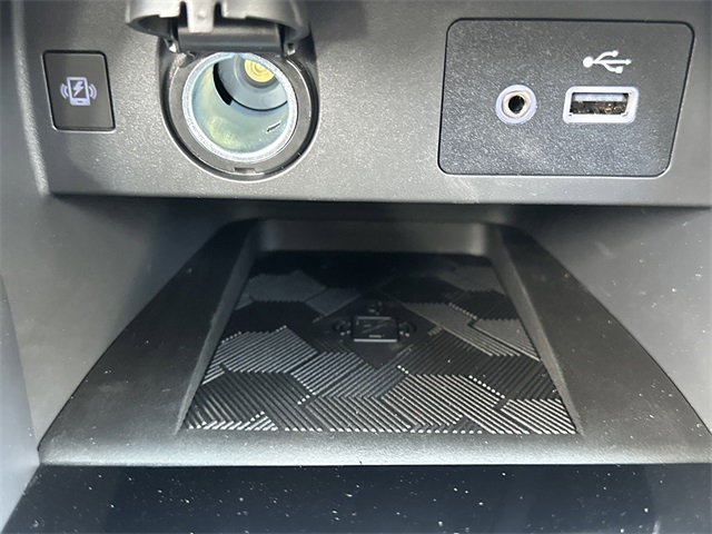 2025 Gray Sky Pearl Nissan Versa 1.6 SV FWD Sedan