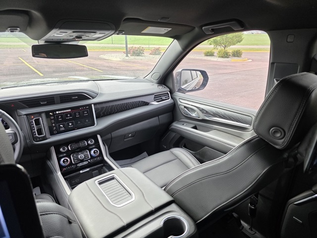2023 GMC Yukon XL 4WD Denali