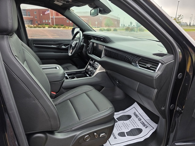 2023 GMC Yukon XL 4WD Denali