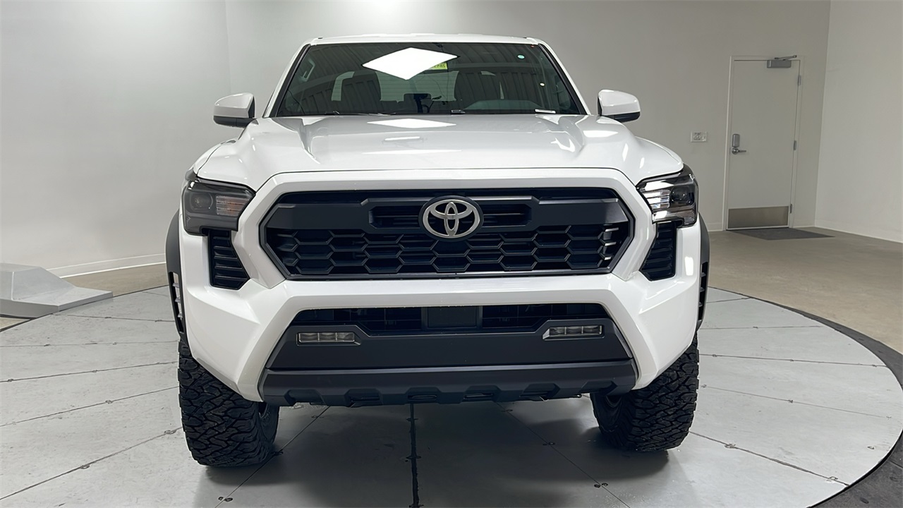 2025 Toyota Tacoma TRD Off-Road Double Cab photo 2