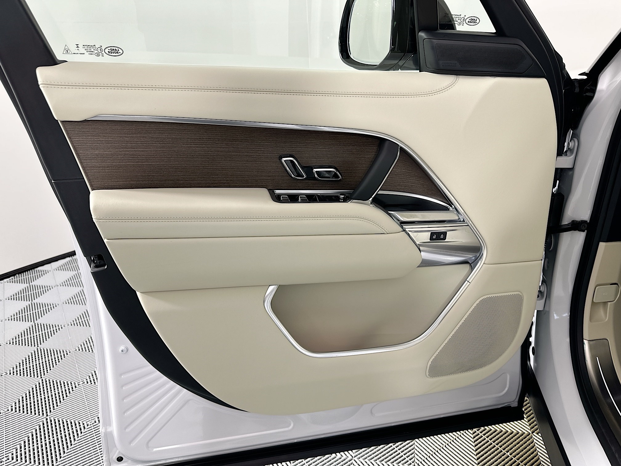 new 2026 Land Rover Range Rover car, priced at $155,185