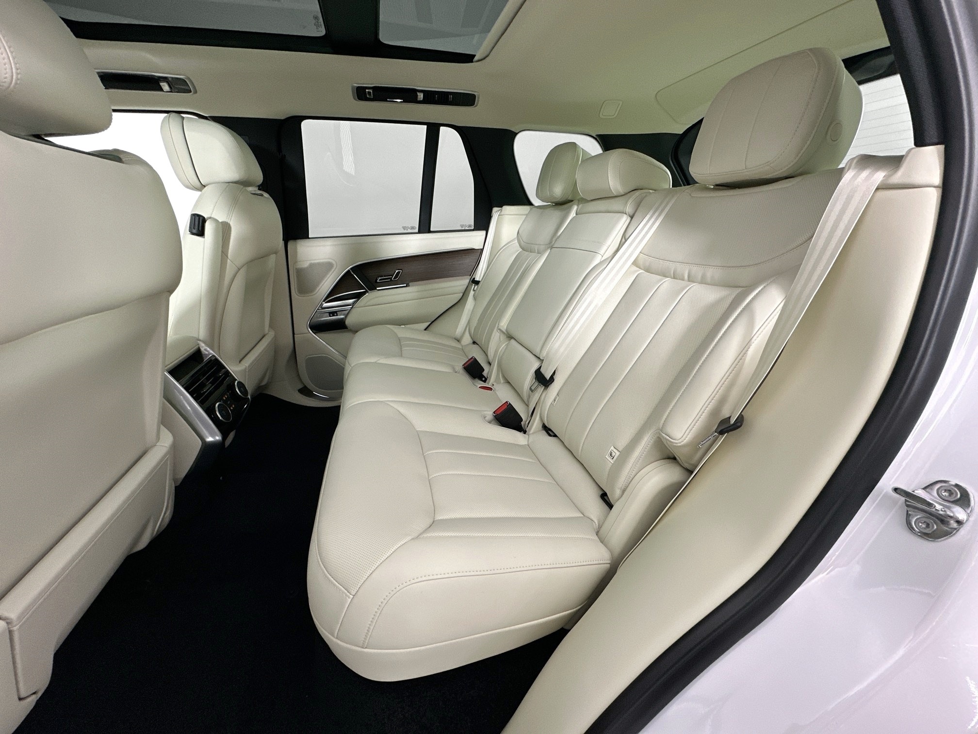 new 2026 Land Rover Range Rover car, priced at $155,185