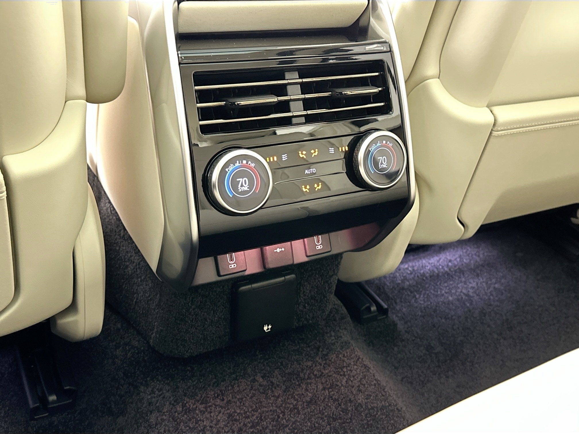 new 2026 Land Rover Range Rover car, priced at $155,185