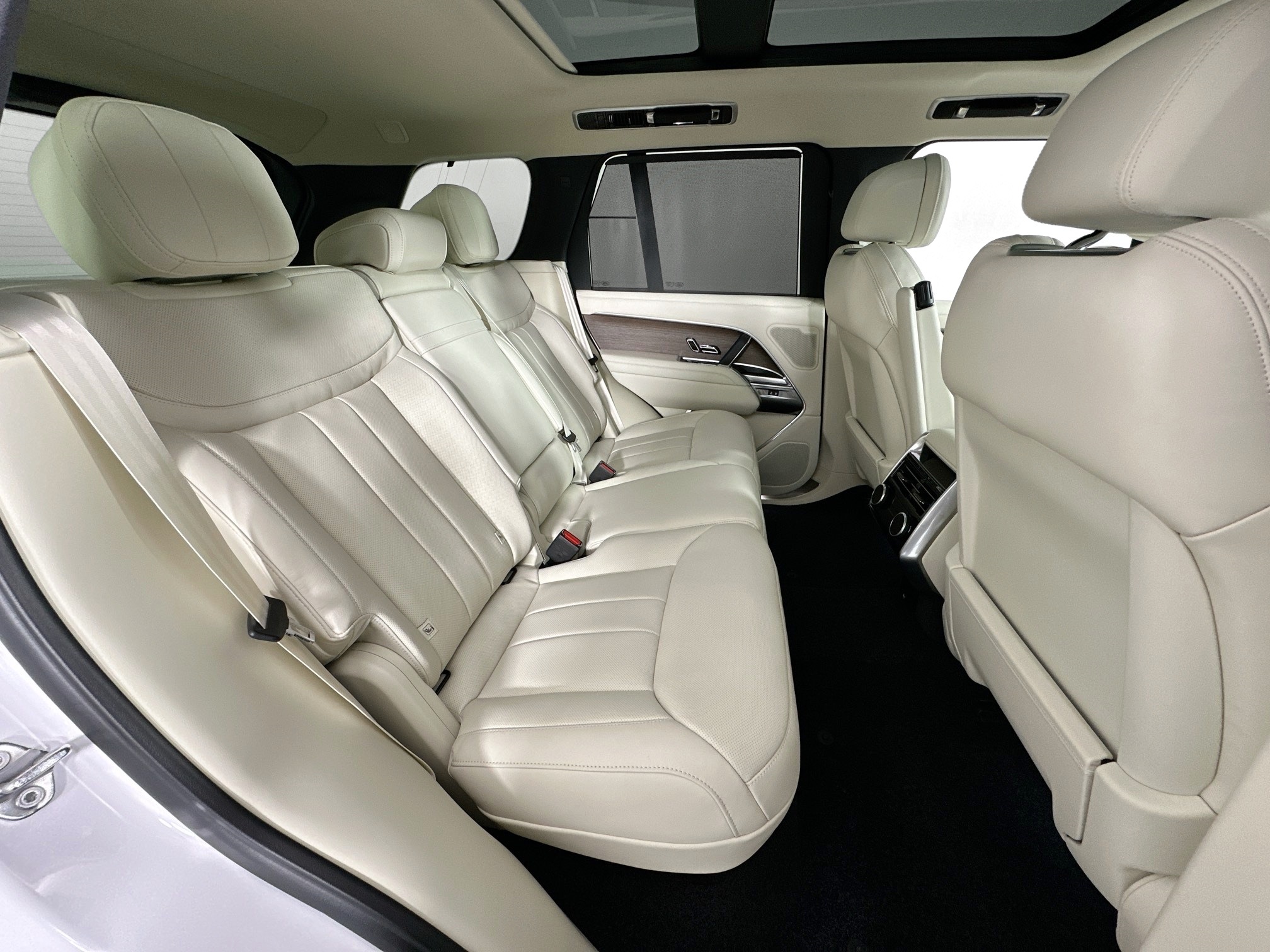 new 2026 Land Rover Range Rover car, priced at $155,185