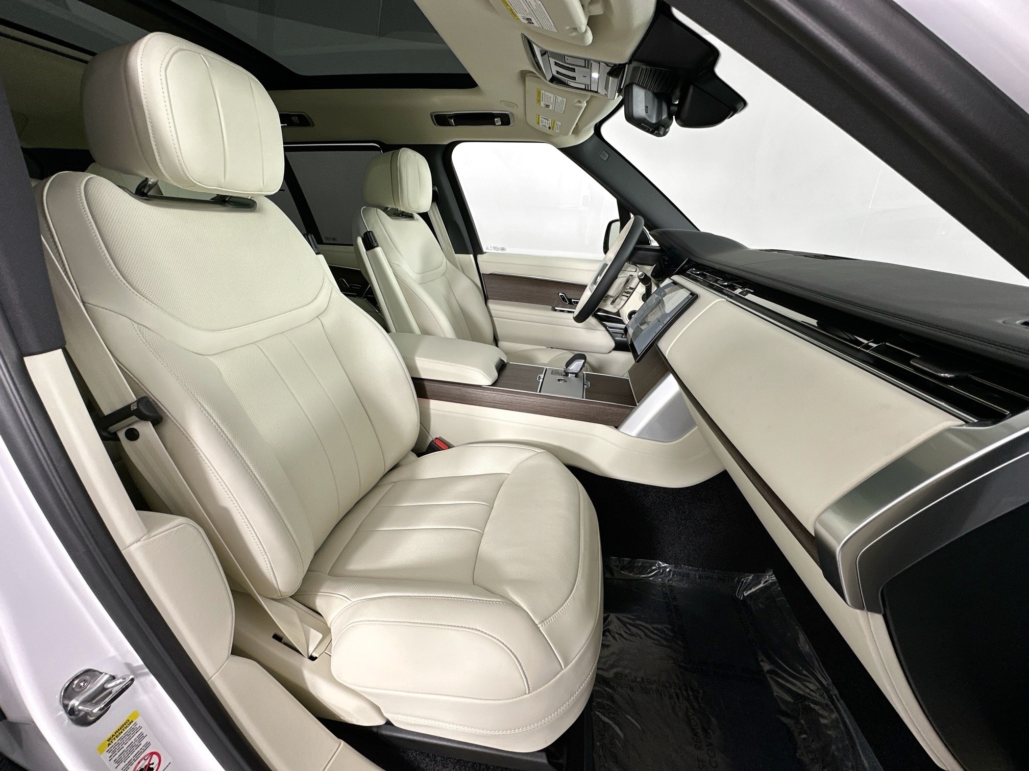 new 2026 Land Rover Range Rover car, priced at $155,185