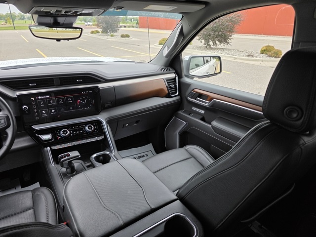 2023 GMC Sierra 1500 4WD Crew Cab Short Box Denali