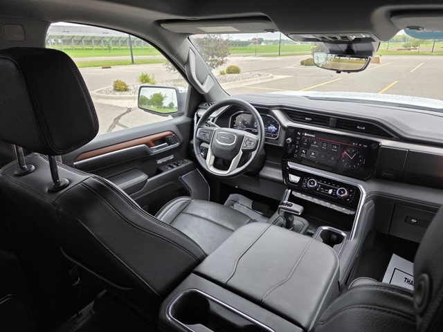 2023 GMC Sierra 1500 4WD Crew Cab Short Box Denali