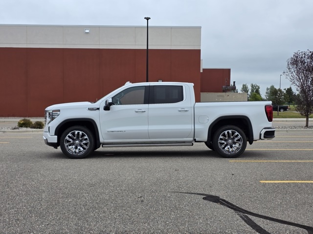 2023 GMC Sierra 1500 4WD Crew Cab Short Box Denali