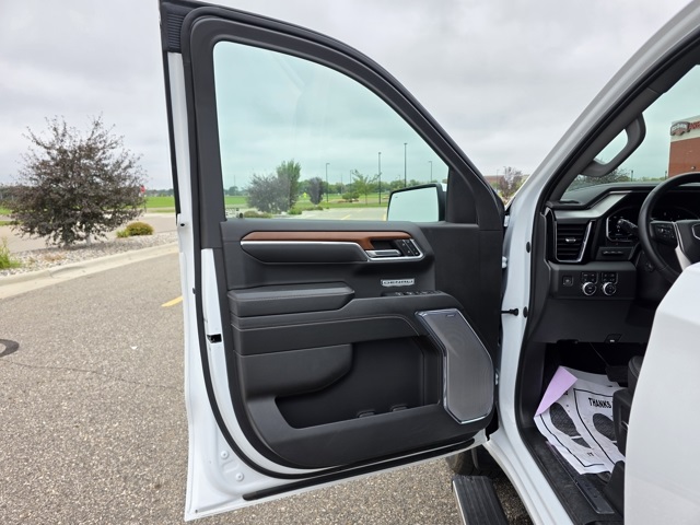 2023 GMC Sierra 1500 4WD Crew Cab Short Box Denali