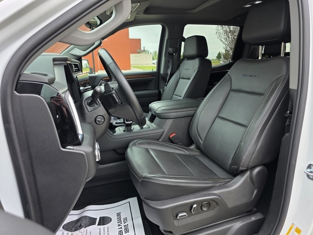 2023 GMC Sierra 1500 4WD Crew Cab Short Box Denali