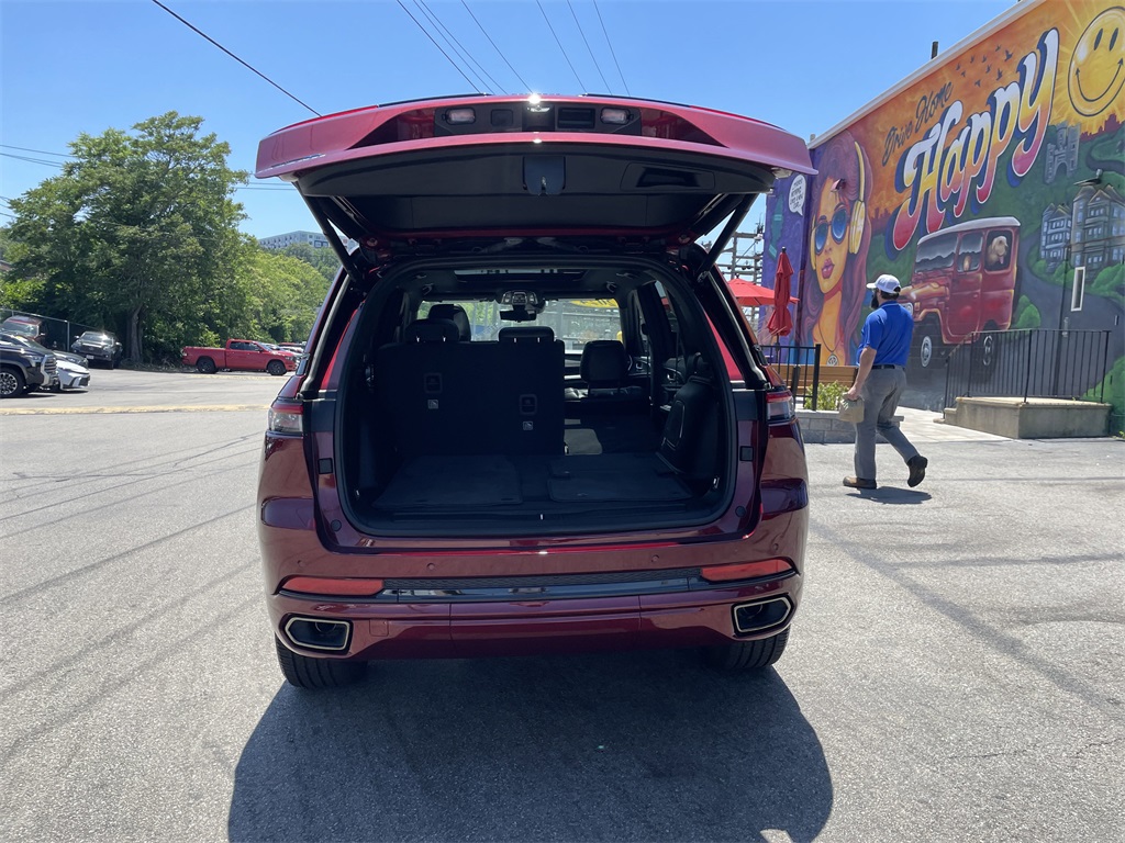 Used 2024 Jeep Grand Cherokee SUV