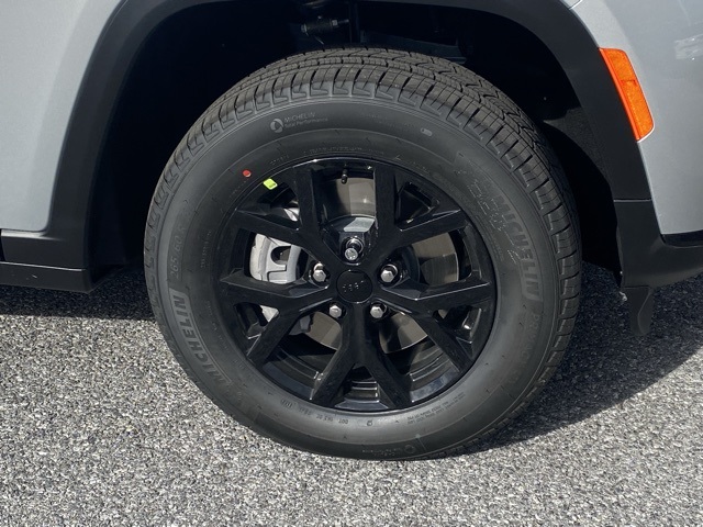 new 2025 Jeep Grand Cherokee L car, priced at $38,889