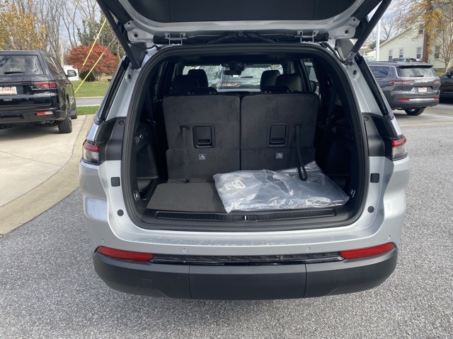 new 2025 Jeep Grand Cherokee L car, priced at $38,889