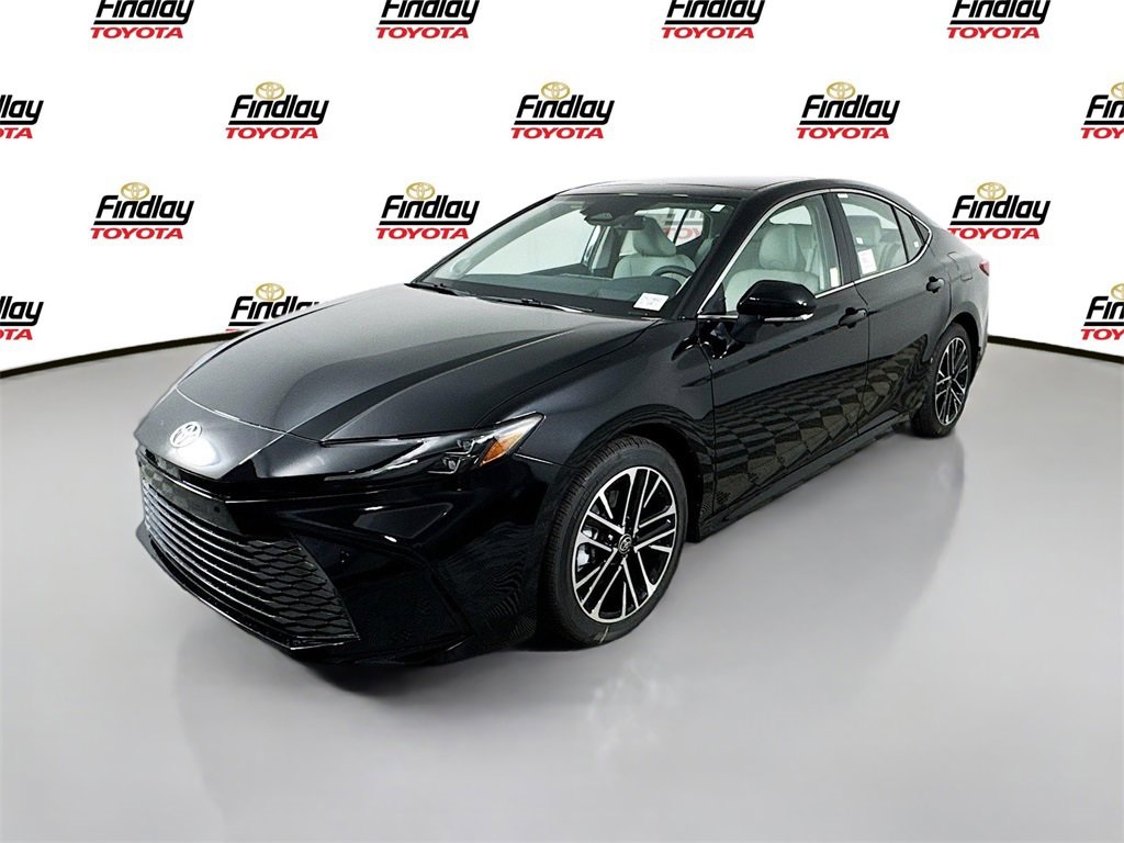 2025 Toyota Camry XLE photo 3