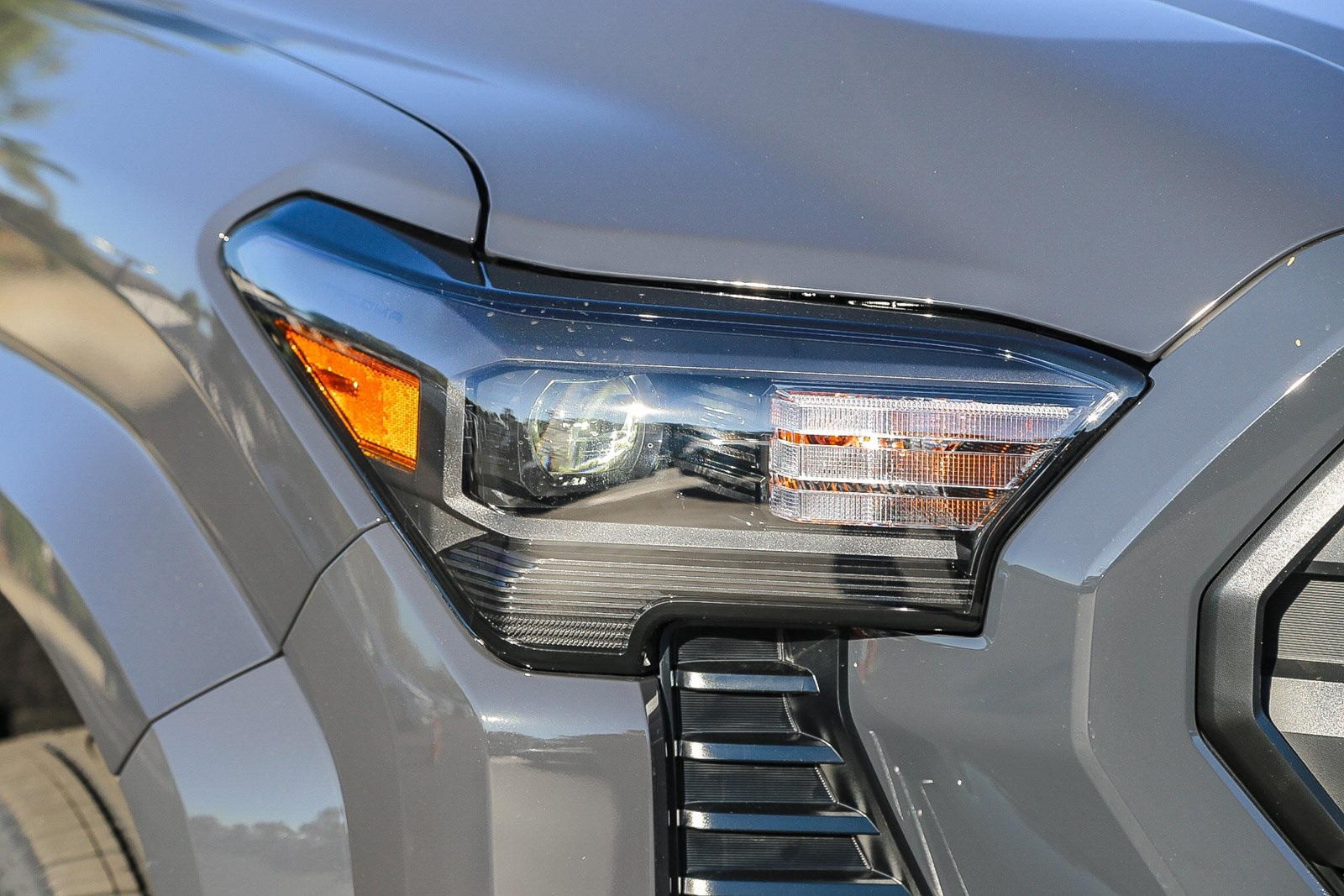 2025 Toyota Tacoma SR5 Double Cab photo 4