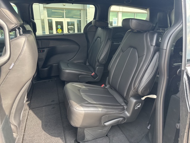 2026 Chrysler Pacifica photo 9