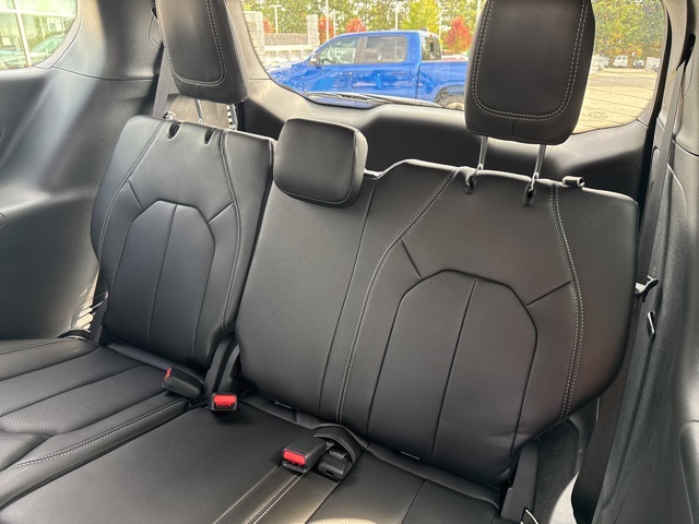 2026 Chrysler Pacifica photo 10