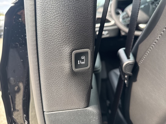 2026 Chrysler Pacifica photo 11