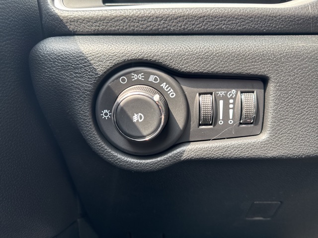 2026 Chrysler Pacifica photo 14